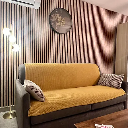 Climatise, Cosy Et Calme Au Centre Lägenhet