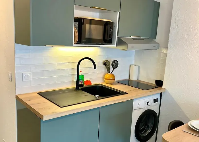 Climatise, Cosy Et Calme Au Centre Антиб