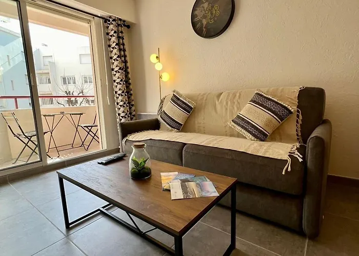 Climatise, Cosy Et Calme Au Centre * Антиб