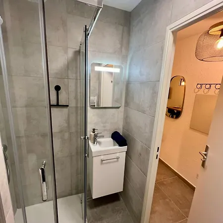 Climatise, Cosy Et Calme Au Centre Daire Antibes